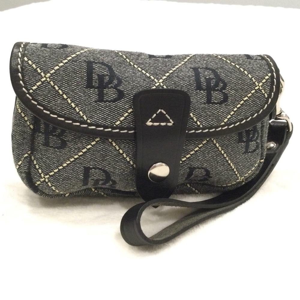 NWOT Vintage Dooney & Bourke authentic small wristlet.